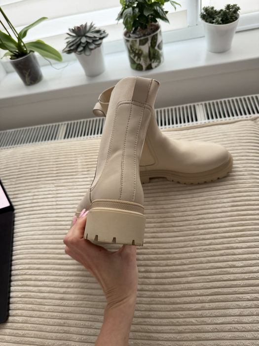 Botine din piele naturala