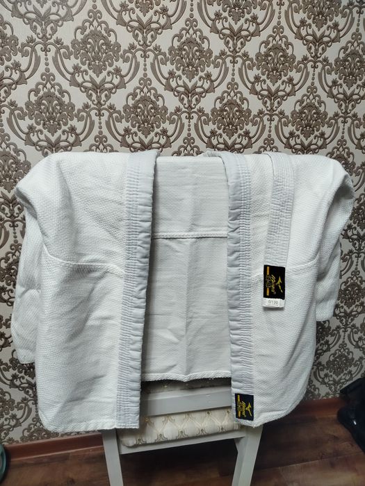 Кимоно для спорта, джужису, самбо.