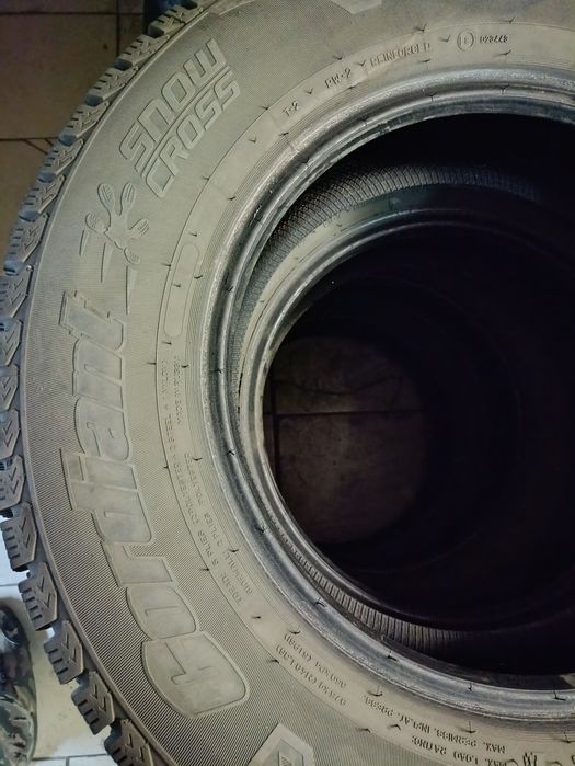 Продам зимние шины 225/70/16
