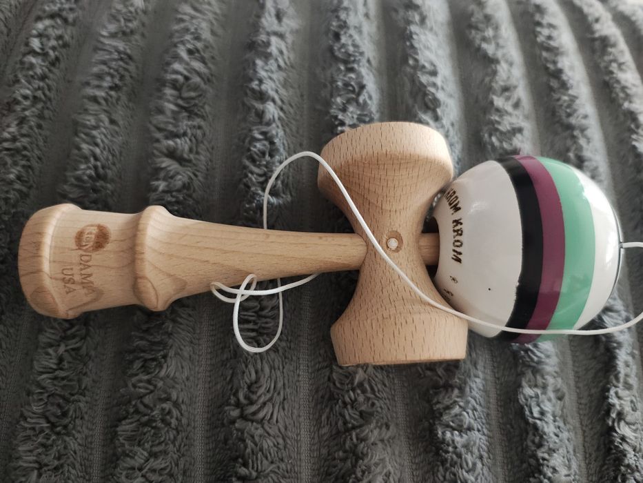 Kendama replicla krom noua