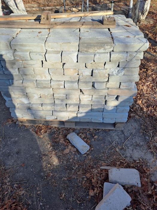 Продается шлакаблочный Кирпич б/у