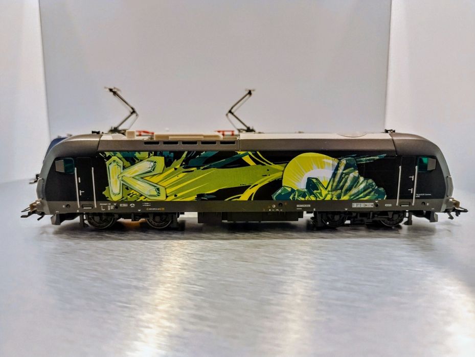 Locomotive trenulet electric Superman Edition