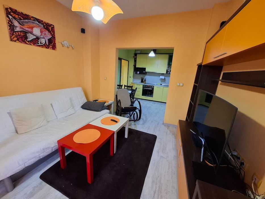 3ст гр.Русе,пл.Свобода,ет.2,550€/м