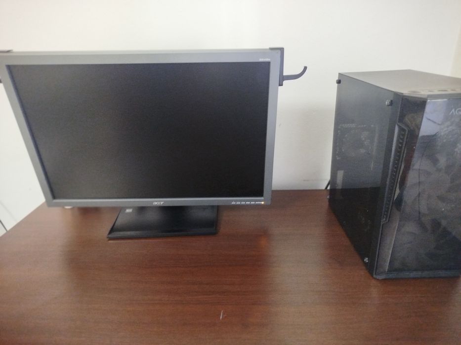 Vând pc gaming + monitor
