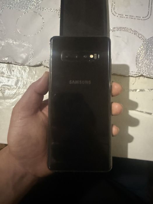 Самсунг Галакси S10+