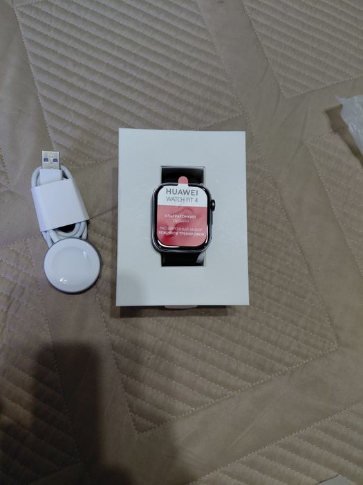 Продам смарт часы Huawei Watch Fit 4
