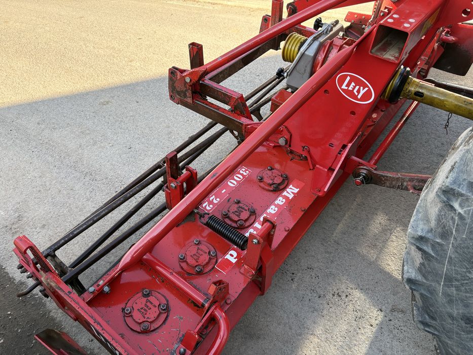 Grapa rotativa dupa tractor