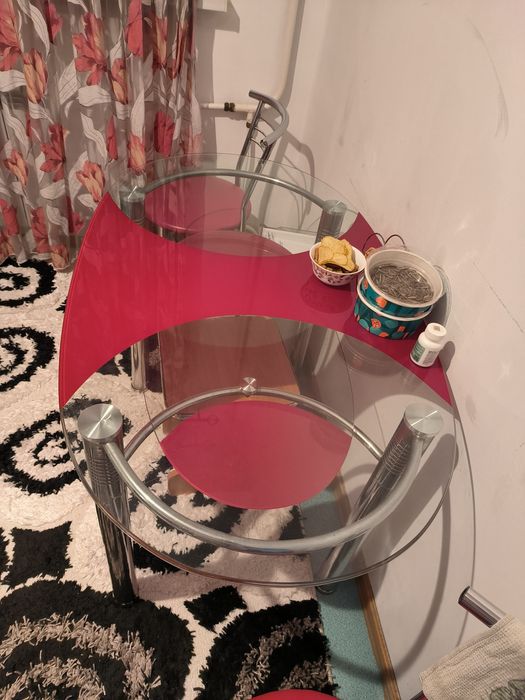 Стол и стулья для кухни