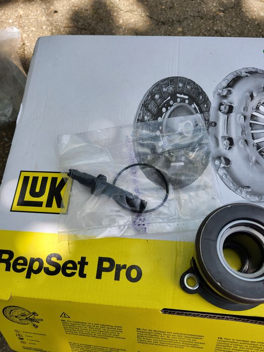 Помпа за съединител OPEL VECTRA C - чисто нова