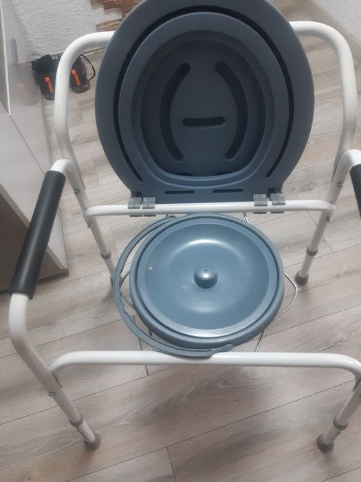 Продам кресло-туалет