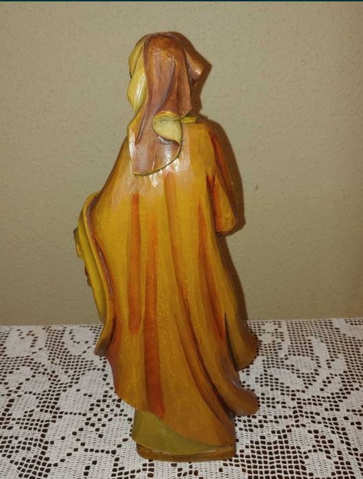 Sculptura în lemn fecioara Maria