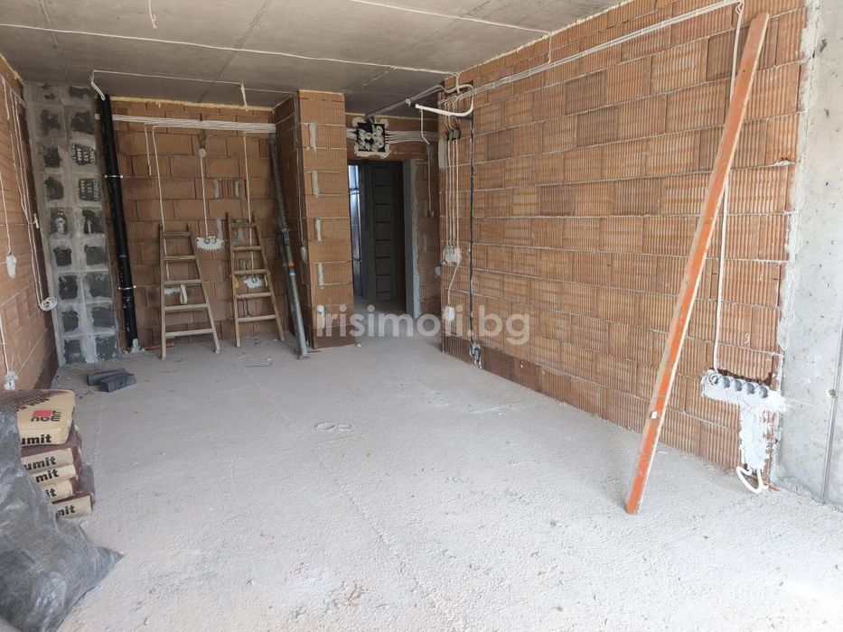 Продава се Двустаен апартамент в София, Витоша - 70 кв.м за 3586 €/кв.м - Снимка #2