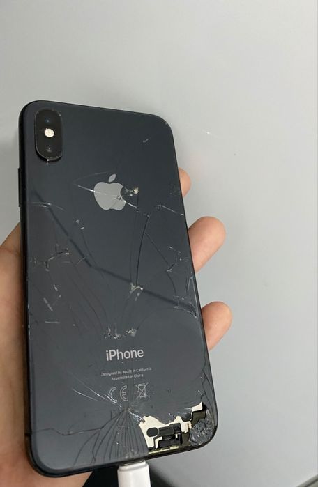 iPhone XS 64Gb АКБ 76% iOS 18.4