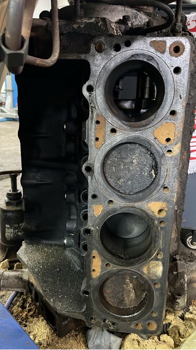 Продам запчасти зил 130