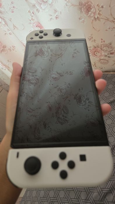 Nintendo Switch Oled + кейс в подарок