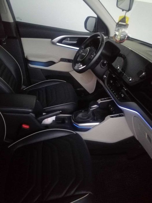 Продам автомобиль KIA CARENS