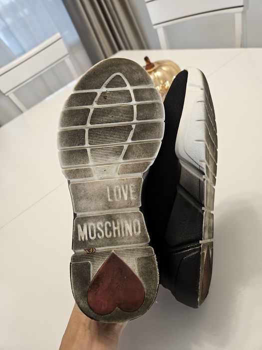 Sneakers Love Moschino