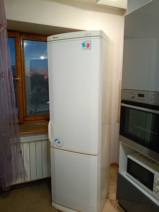 Продам рабочий холодильник ARDO (Италия)