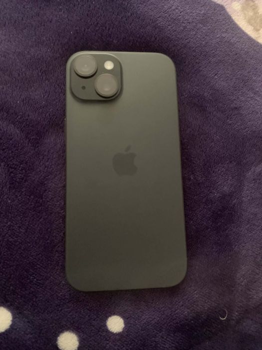 Vand iphone 15, 128 gb , batrie 100, fara urme de uzura, fara urme de folosinta ! Inpecabil folosit doar 30 de zile doar pentru retele de socilizare !