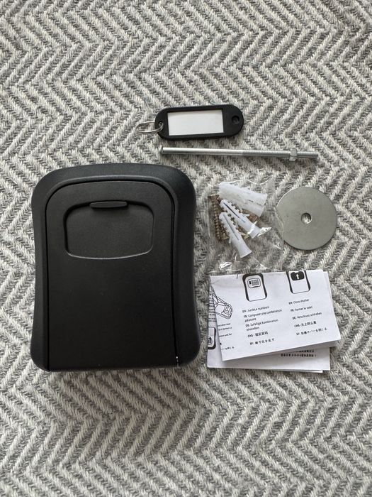 Сейф-ключница с кодовым замком