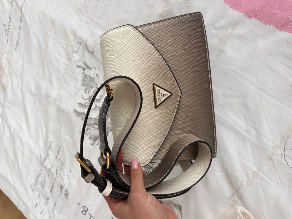 Чанта Guess нова