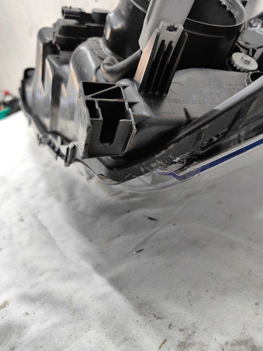 Оригинален фар Тойота  Toyota Verso 13-16