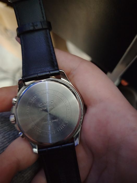 Продам часы фирменные Casio