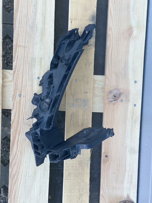 Стойка фар AUDI Q5 SQ5 8R0805608