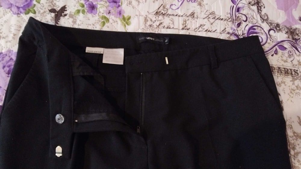 Продавам дамски черен панталон размер L