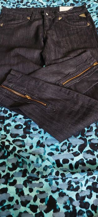 Маркови дънки етикет  реплей