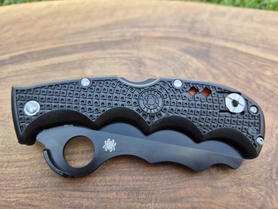 Сгъваем нож Spyderco ASSIST C79,два цвята