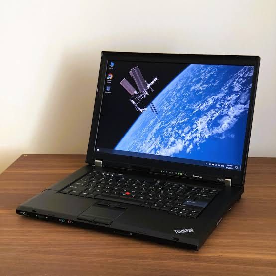 Laptop Lenovo W500 8 gb ram 128 gb ssd rapid 2,8Ghz intel puternic core2 duo wifi bluethoot incarcator w10pro