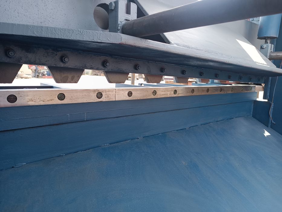 Продается гильотина 12мм/2000мм