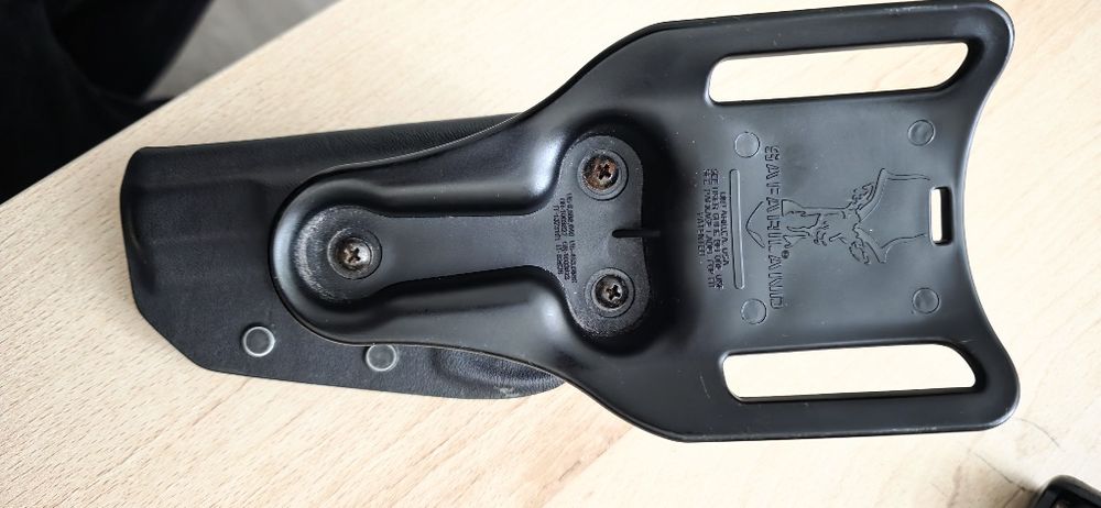 Кобур за пистолет  ЧЗ 75 с държач за пълнител