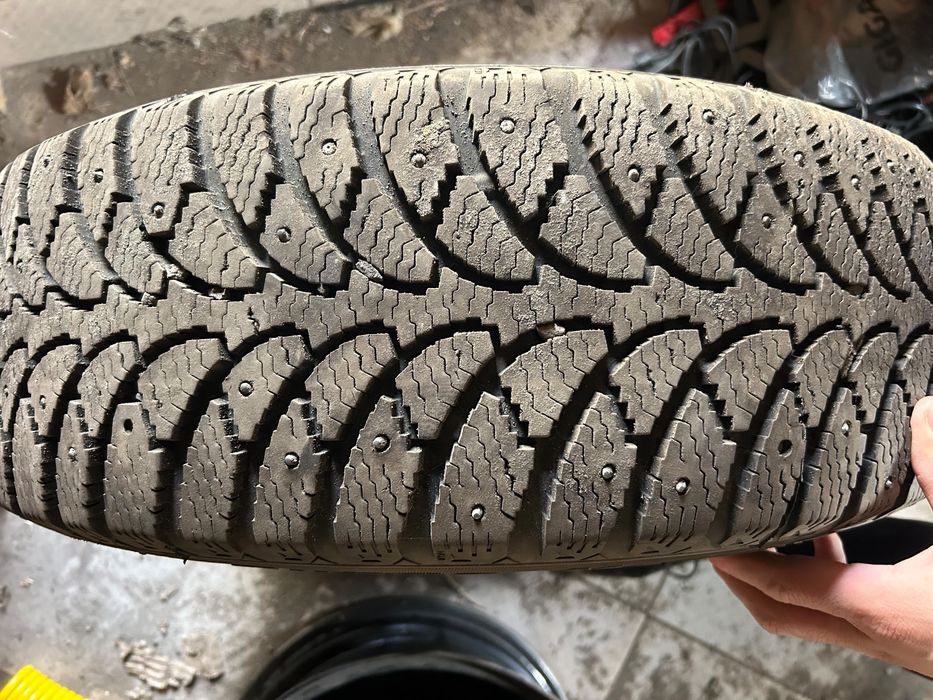 Продам шины 205/60/R16