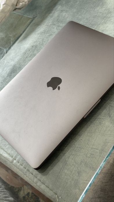 MacBook pro 20.