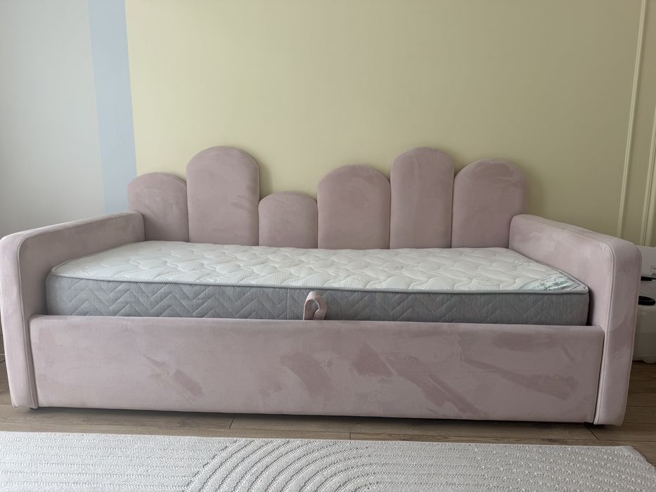 Продам кровать для девочки