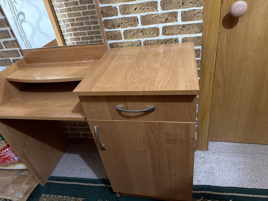 туалетний столик