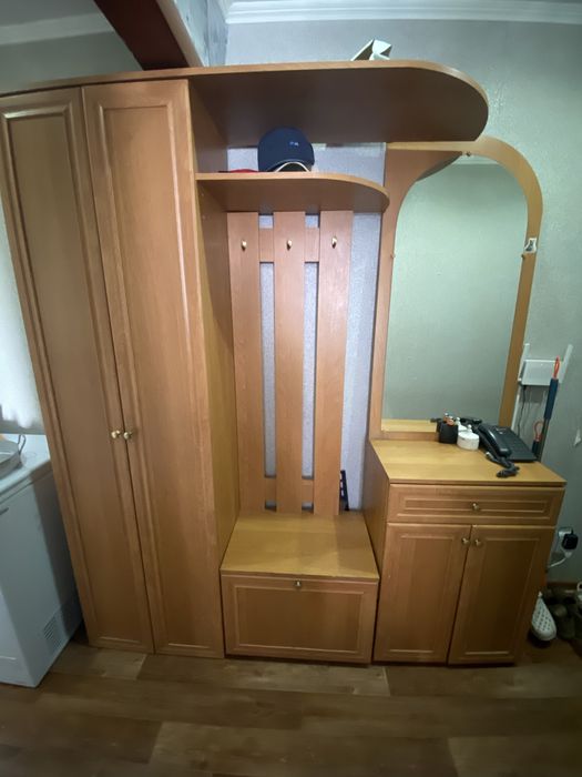 срочна продам прихожку