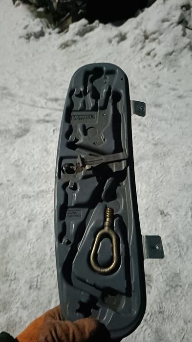 БМВ е46 ящик под инструменты