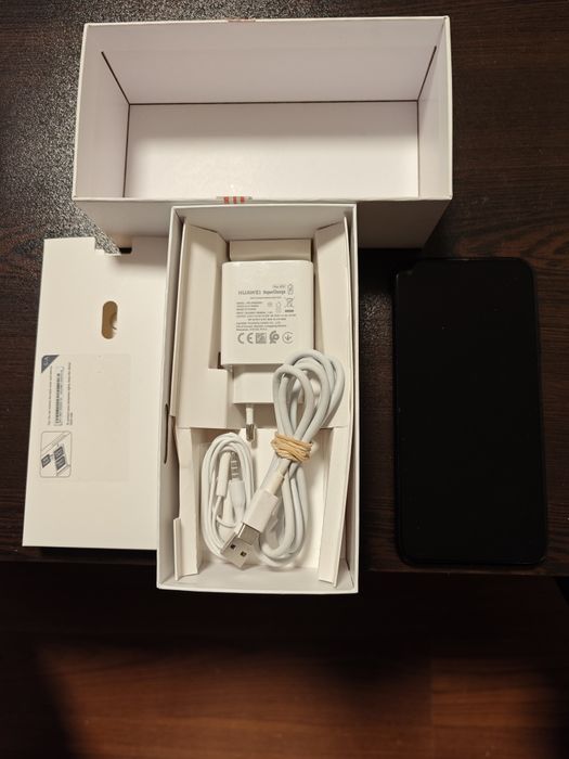 HUAWEI P40 Lite Черен
