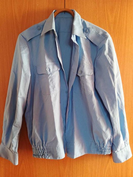 Рубашки охранника.