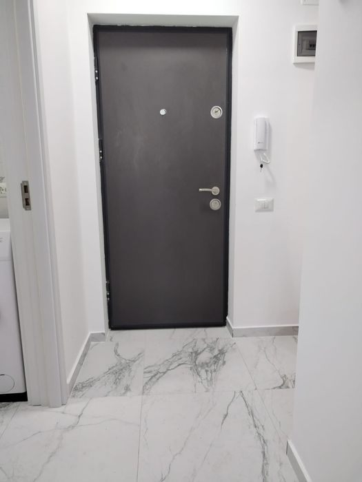 Inchiriez garsoniera militari residence