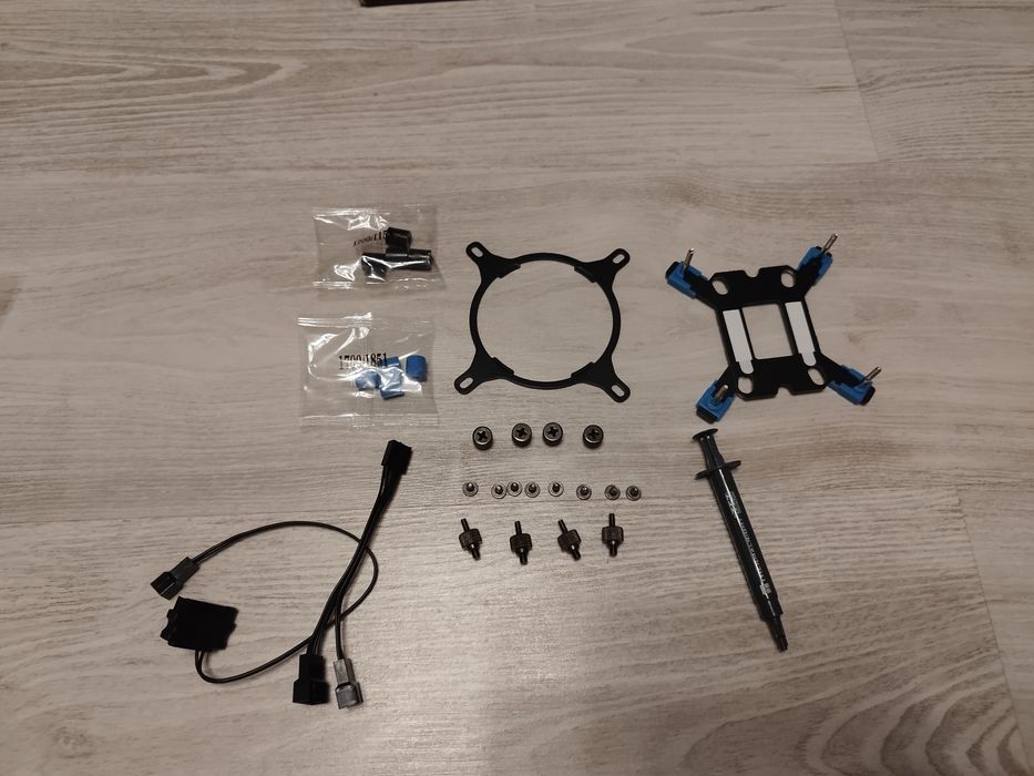 Thermalright Frozen Notte 240 Black ARGB, cooler AIO 240 mm, Kit AMD lipsă