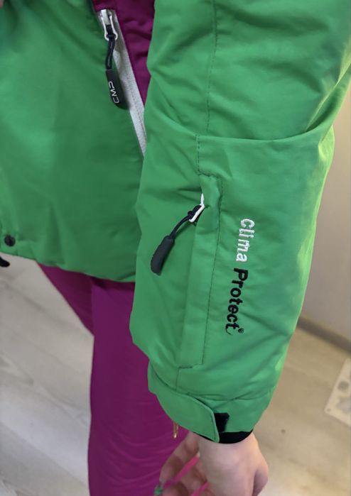 Ски екип на марка CMP