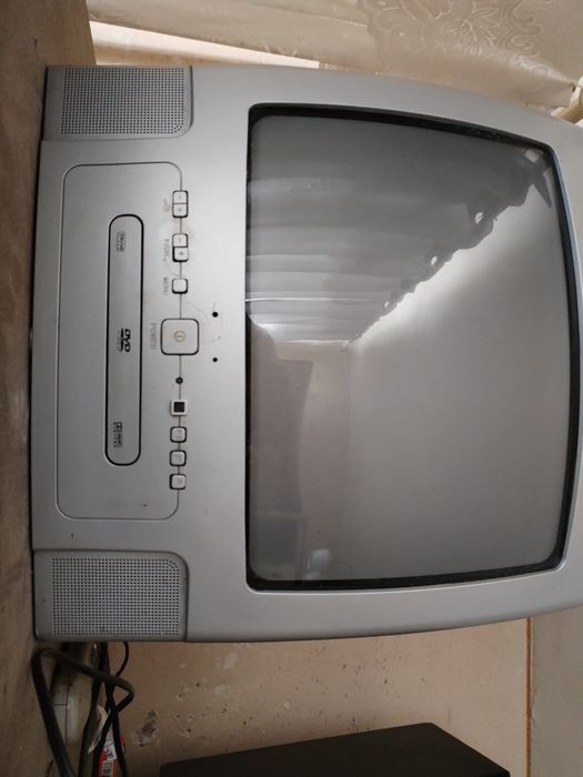 4 televizoare perfect funcționale