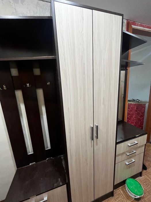 Продам прихожую  хорошую