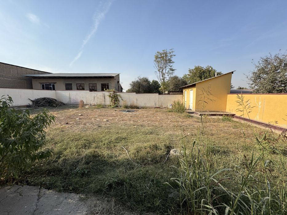 Namunaviy hovli ijaraga beriladi