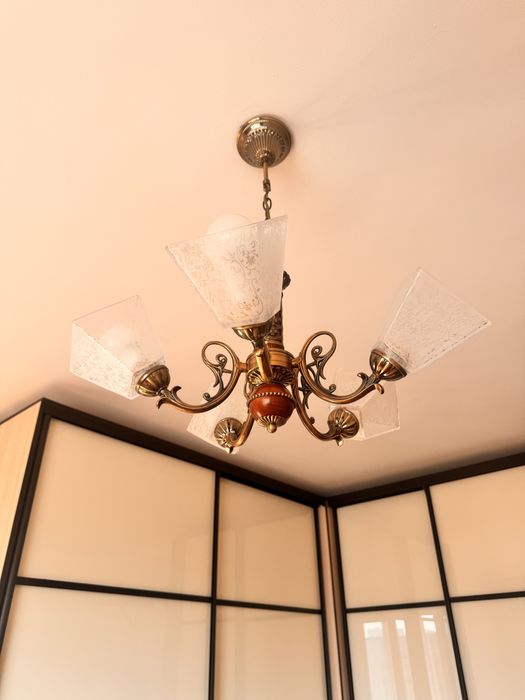 Люстры для зала, кухни и спальни