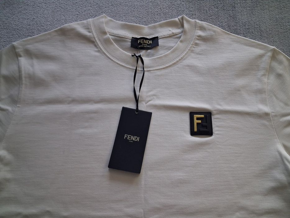 FENDI   M-размер
